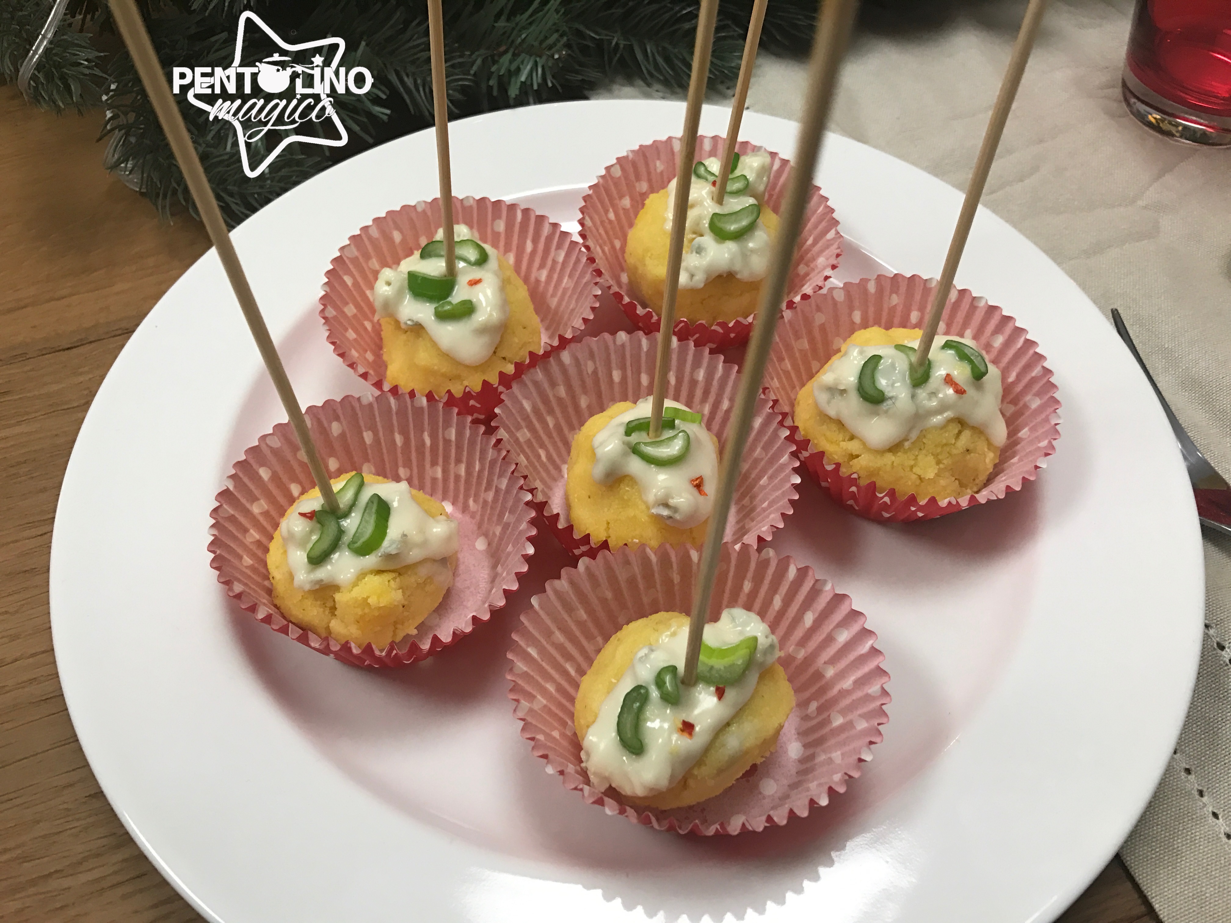 Palline di polenta con salciccia e stracchino